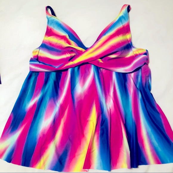Plus Size 3X Cross Front Vivid 🌈 Tankini Swimsuit Top 🆕 - Picture 3 of 12